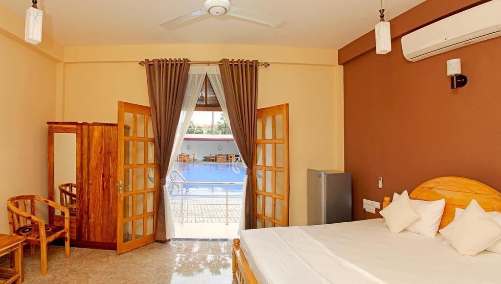 Bluewater Beach Resort Trincomalee Zimmer foto